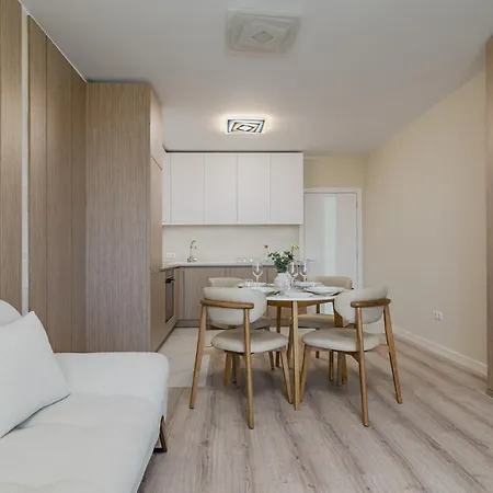Luxury Oasis Near The Sea Apartment *