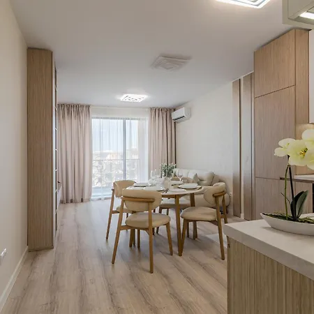 Luxury Oasis Near The Sea Apartment Varna