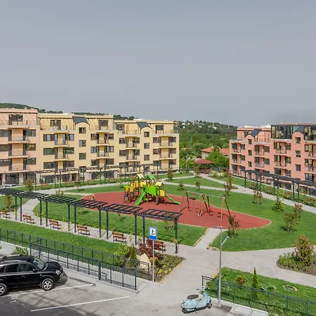 Luxury Oasis Near The Sea Apartment Varna